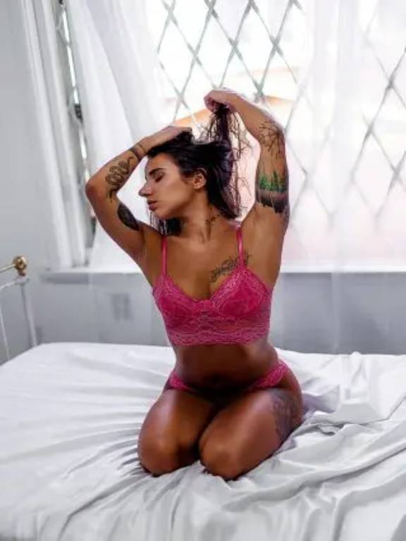 20 year old Call Girl service in Dehradun
